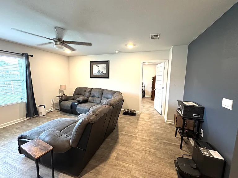 17176 Muse St — Photo 10