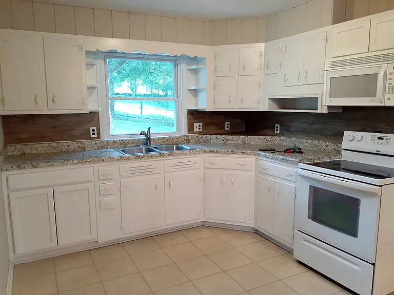 707 S McCrary St — Photo 7