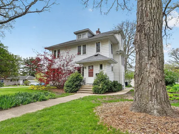 2117 Rownd St, Cedar Falls, IA 50613