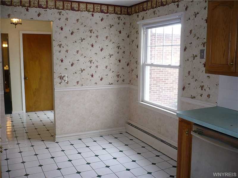 1st image of 389 Louvaine Dr