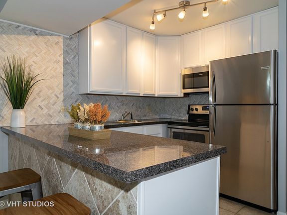 4th image of 5815 Oakwood Dr #2C
