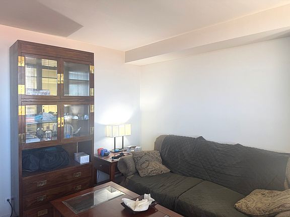5th image of 3950 N Lake Shore Dr #904