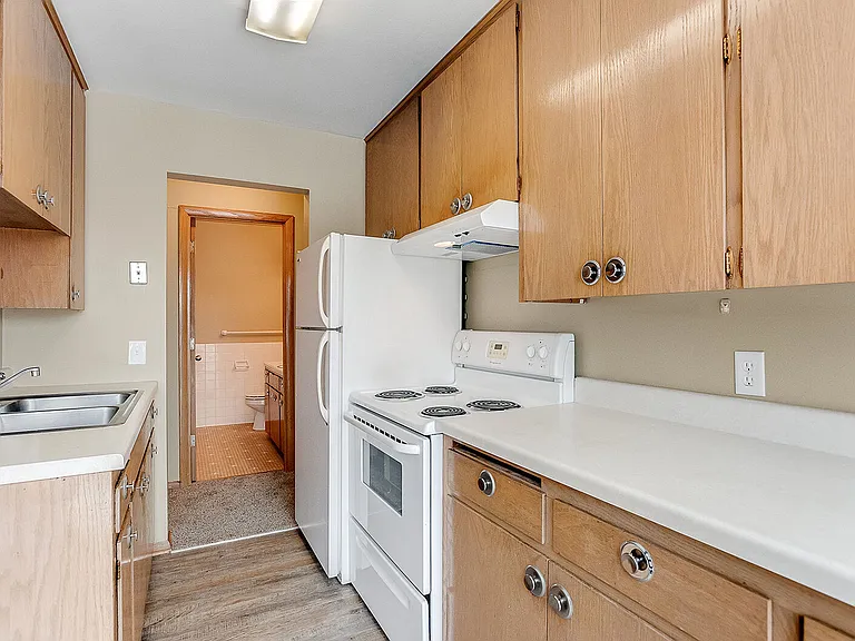 Rivercliff Apartments — Photo 23
