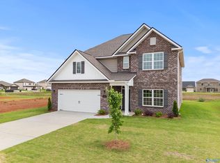 206 Irish Hill Dr, Meridianville, AL 35759