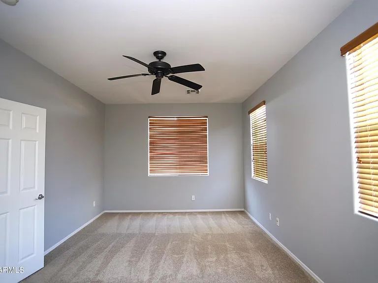 2840 S Miller Dr — Photo 25