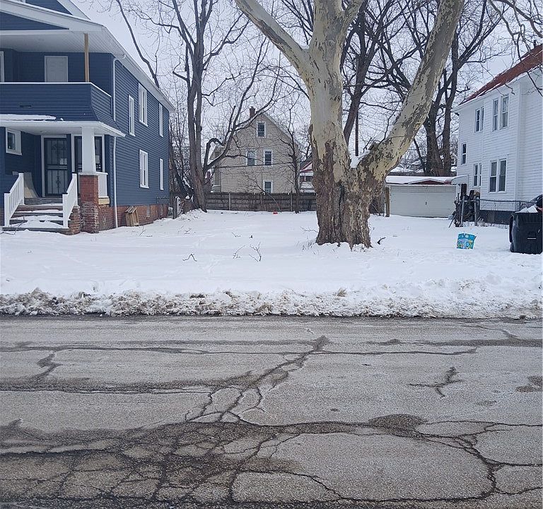 1st image of 1189 E 146th St