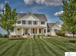21858 Pflug Rd, Gretna, NE 68028
