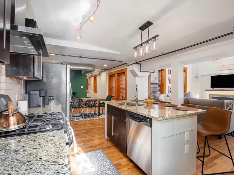 1417 Main St #4 — Photo 7