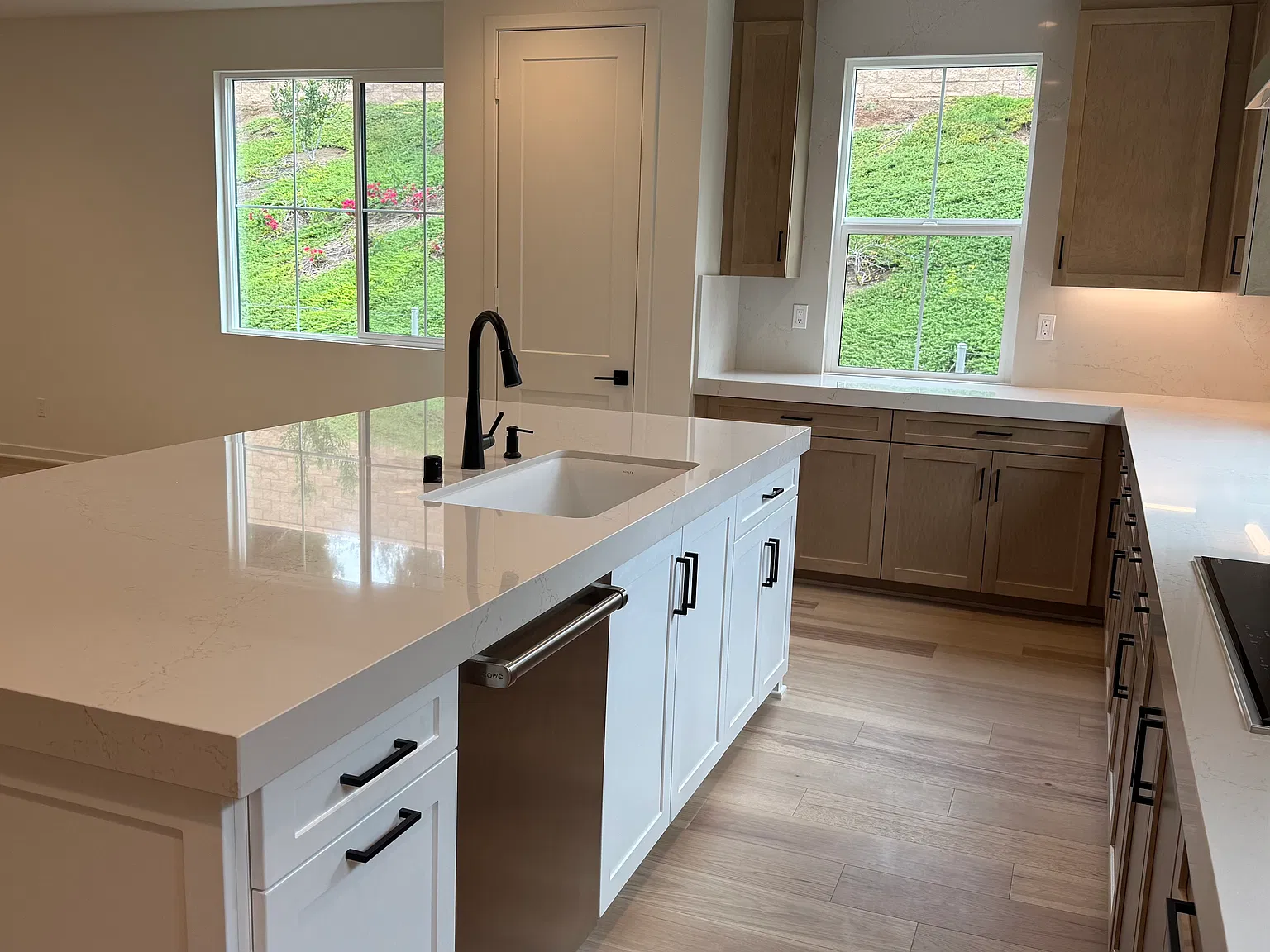 4 bed, 3.5 bath, 2212 sqft, $6,000 — Photo 4