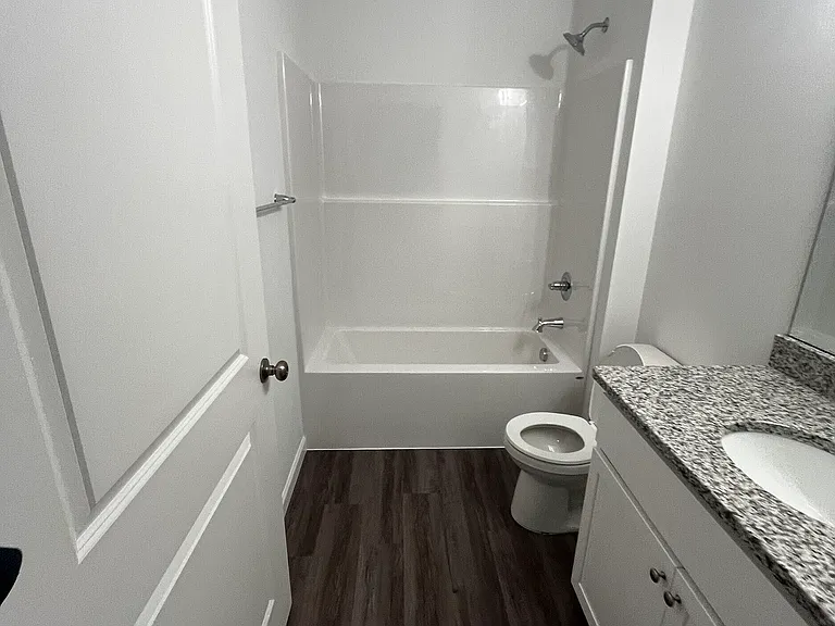 13903 Oakwood Dr — Photo 8