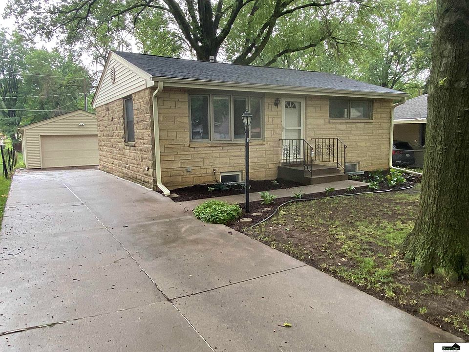 1st image of 2228 S 58th St