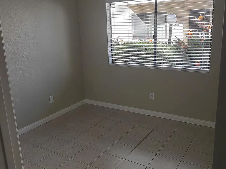 367 N Melrose Dr N #E — Photo 26