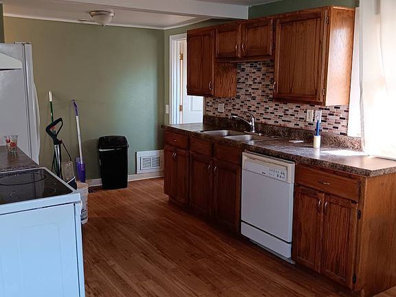 4th image of 609 Washington Ave