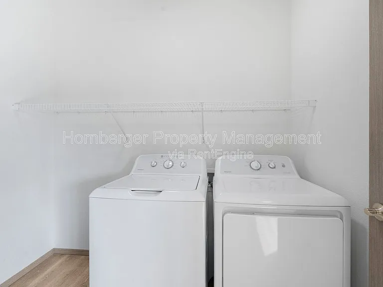 4th Ave Apartments — Photo 26