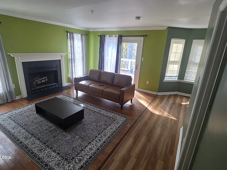 Grenfell Ct — Photo 1