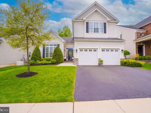 122 Inverness Dr, Kendall Park, NJ 08824