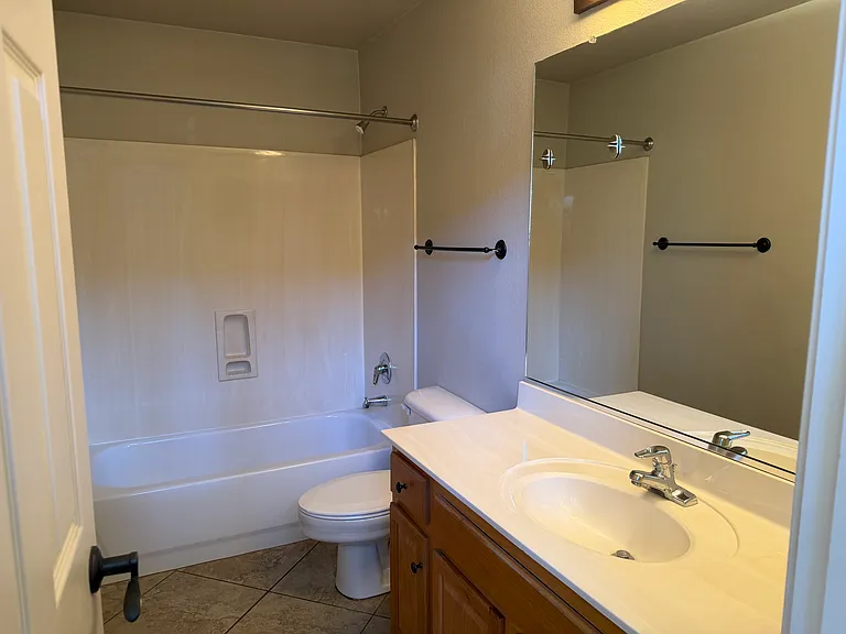 2813 E Runaway Bay Pl — Photo 6