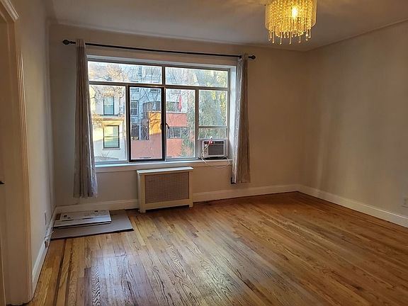 3rd image of 117 Henry St APT 4