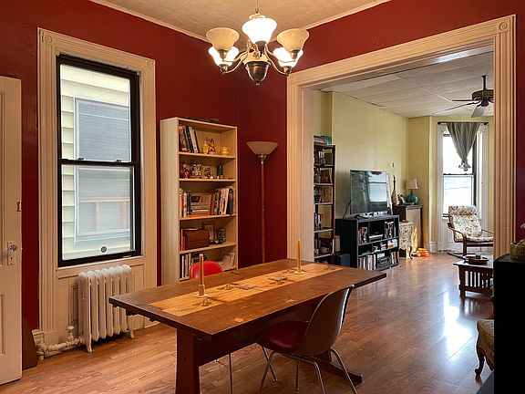 3rd image of 168 Bowers St Floor 2