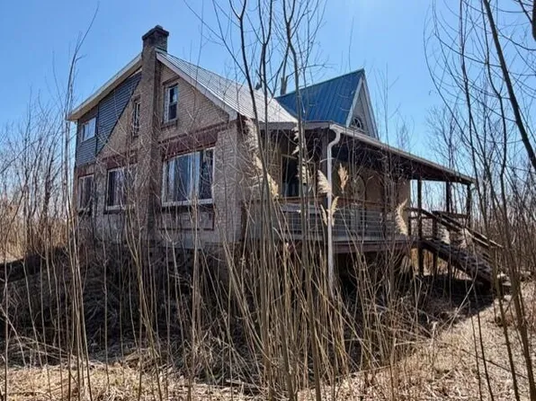 4101 Howard St, Hobart, IN 46342