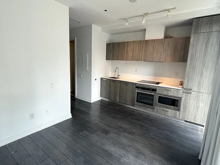 50 Charles St E #1102 — Photo 3