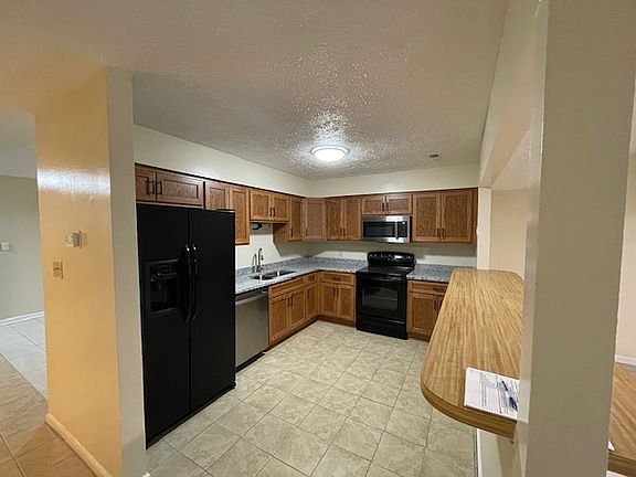 3rd image of 372 Circuit Ln Unit C