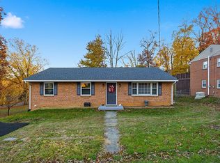 1124 Skymont Rd, Staunton, VA 24401