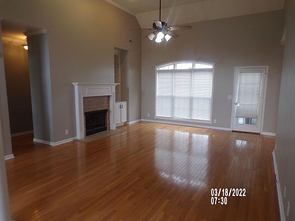 2nd image of 2100 Parliament Dr