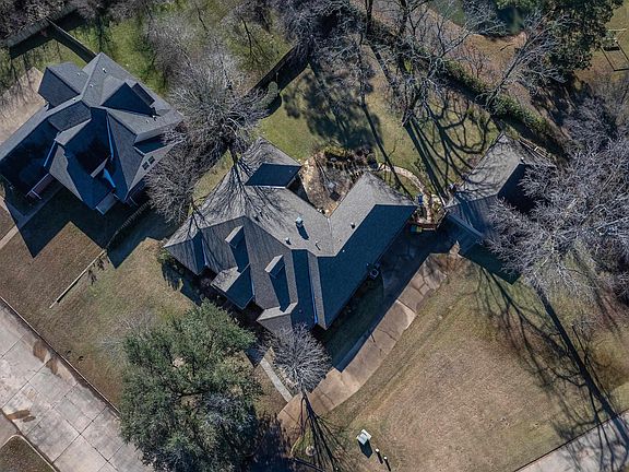 3rd image of 5819 Winchester Dr