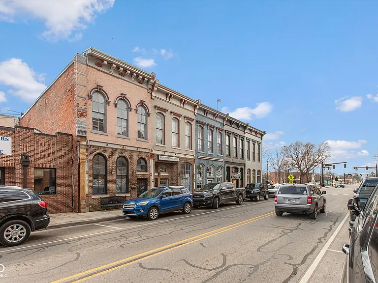 77 E Jefferson St — Photo 1