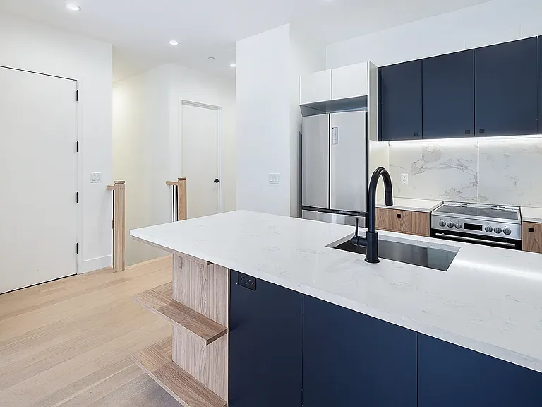 25 Bruckner Blvd #1L — Photo 5
