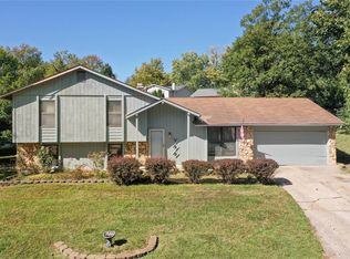 729 Magnolia Ln, Saint Peters, MO 63376