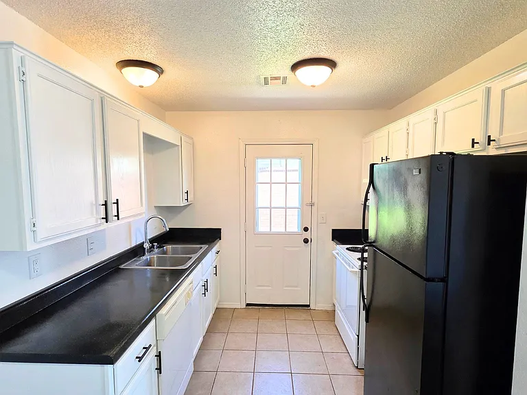 3501 SW Victoria Pl #2 — Photo 9