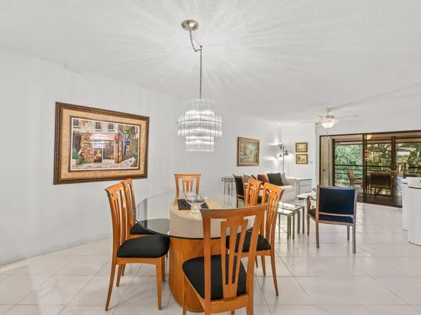 5380 CEDAR LAKE Drive #303, Boynton Beach, FL 33437