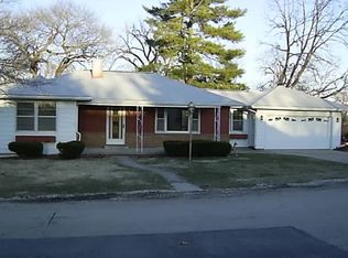 110 Shady Lane Dr, Dixon, IL 61021