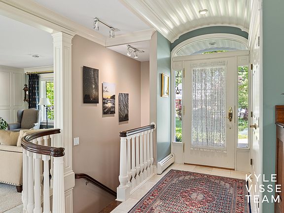3rd image of 1104 Idema Dr SE