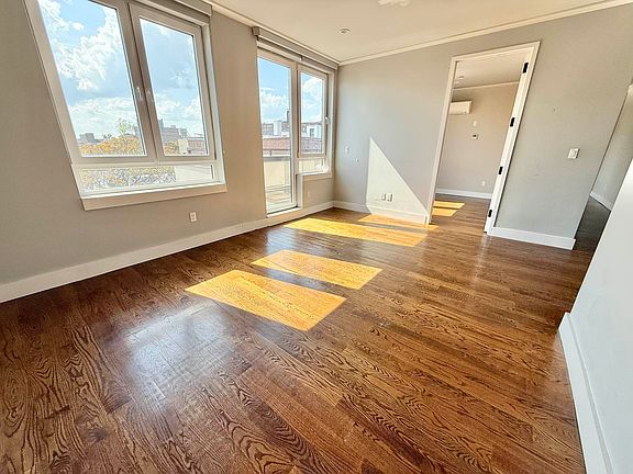 3rd image of 62 E 21st St #Penthouse 7b