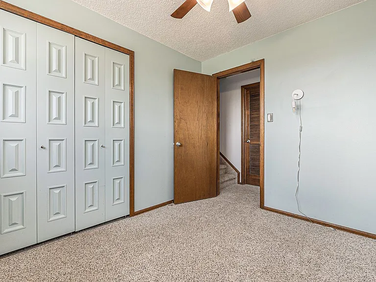 930 Point Of The Pines Dr — Photo 20