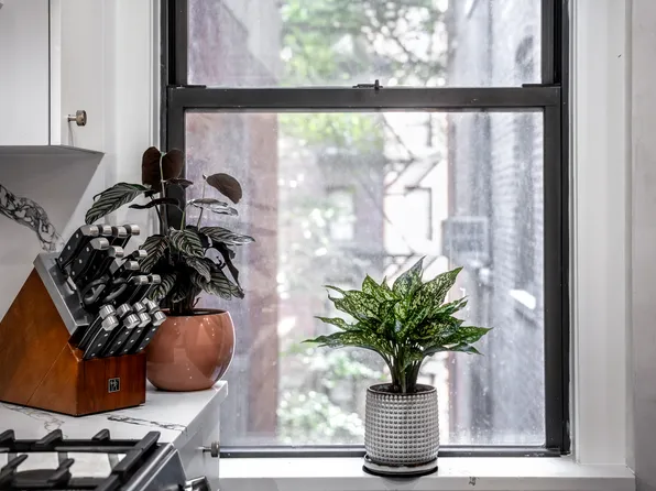 321 West 55th Street image 4 of 12