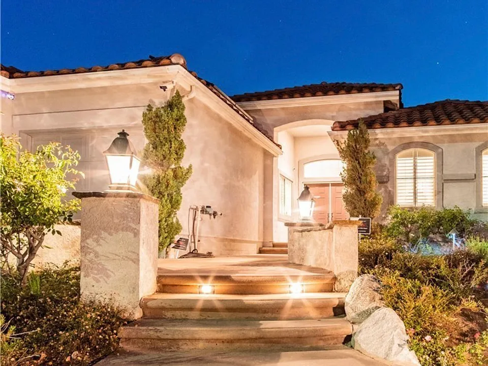 Stonegate Dr