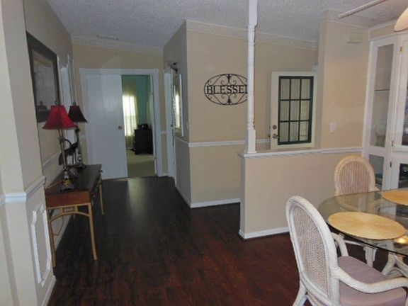3rd image of 4600 Delmar Dr