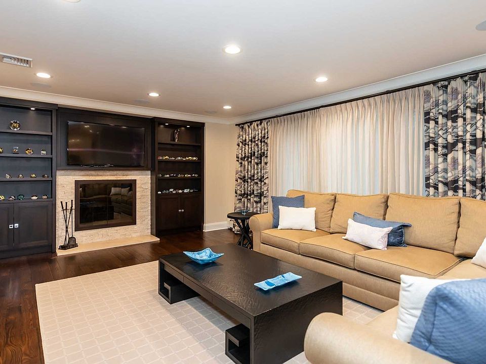 1st image of 33 Eagle Ln