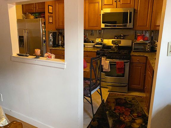 3rd image of 1116 E 101st St