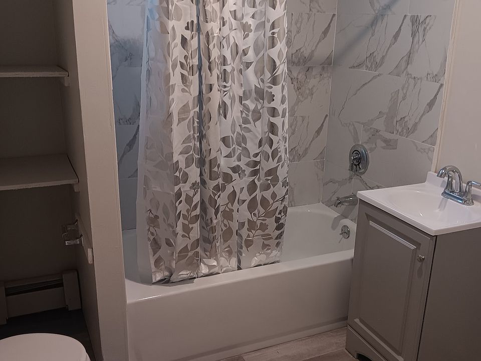 1st image of 11 Warren St #1