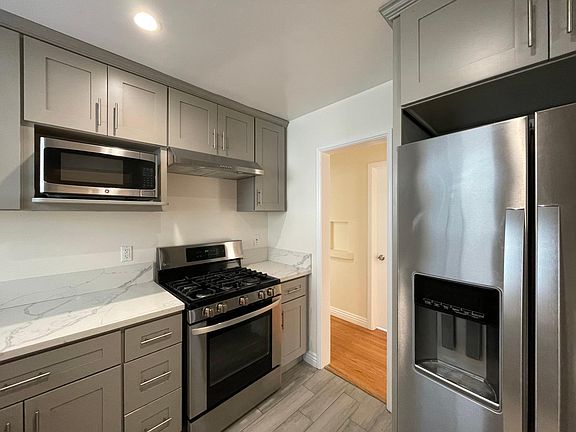 3rd image of 102 Gaviota Ave #110
