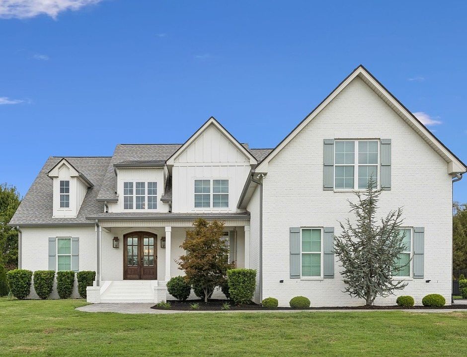 1st image of 809 Stone Brook Dr