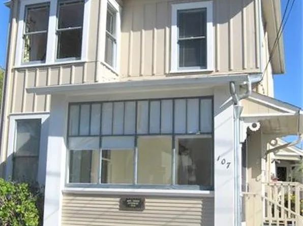 107 19th St #C, Pacific Grove, CA 93950