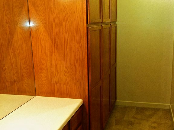 4th image of 611 S Cloverdale Ave APT 306
