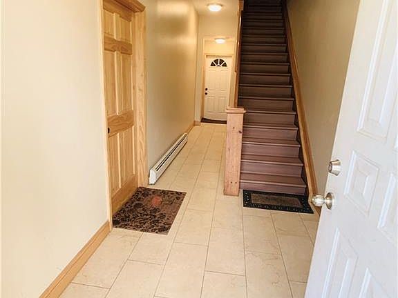 4th image of 32 Gurnee Ave