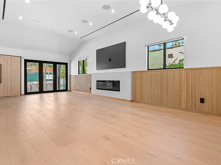 514 W Washington Blvd — Photo 6